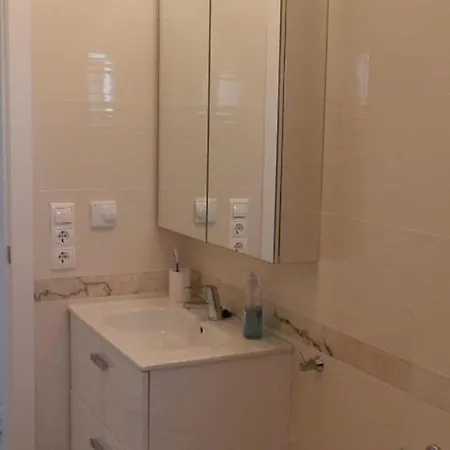 Salt Near And * Торевьиа